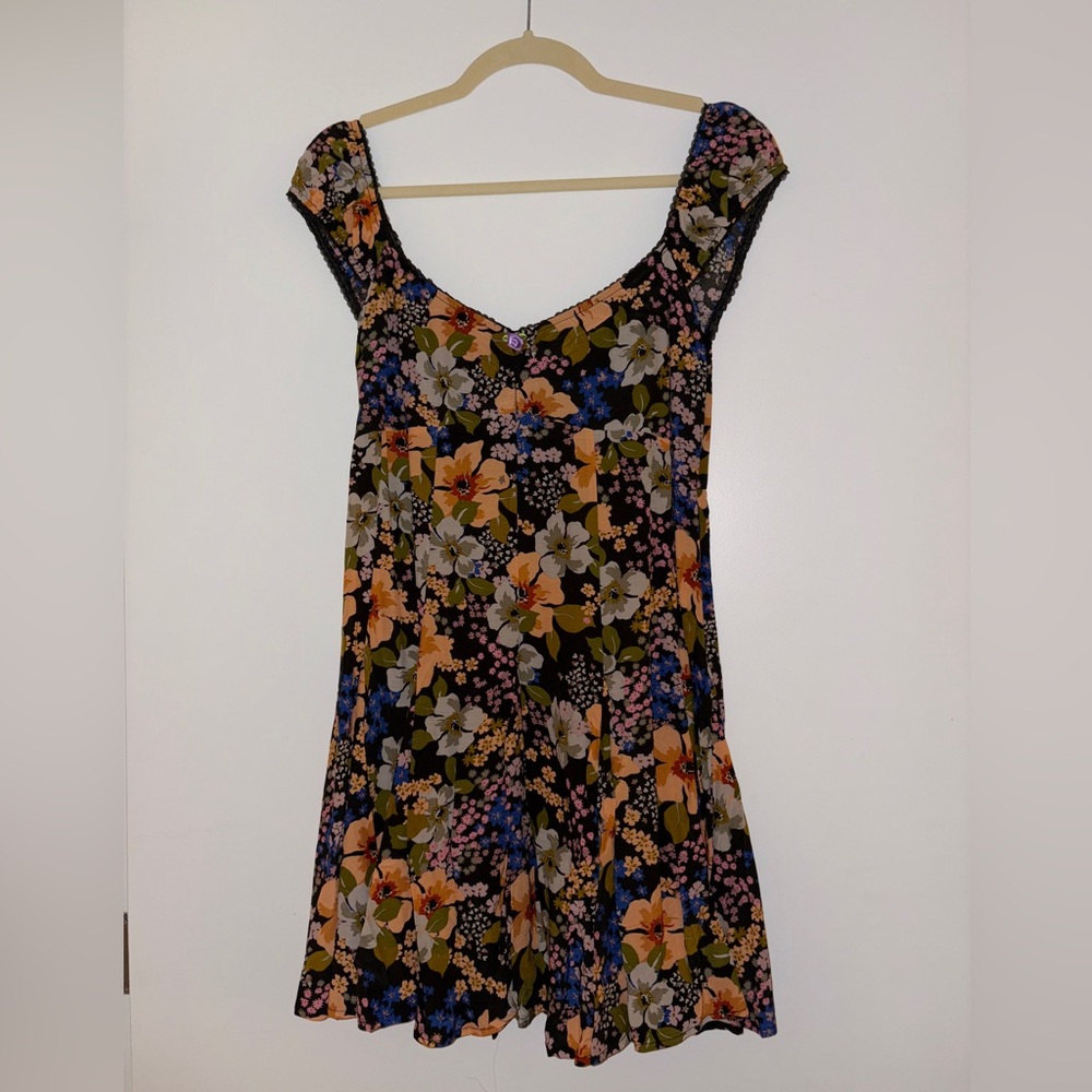 Olivaceous Medium Floral Short Sleeve Dress